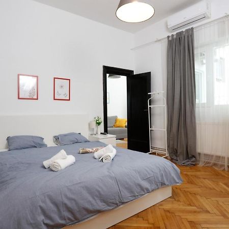 Lovely Apartment With 2 Bedrooms Bucureşti Eksteriør bilde