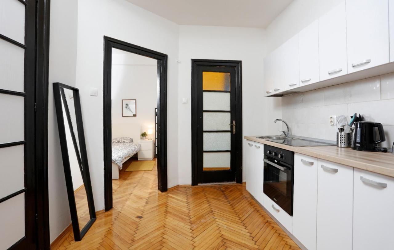 Lovely Apartment With 2 Bedrooms Bucureşti Eksteriør bilde
