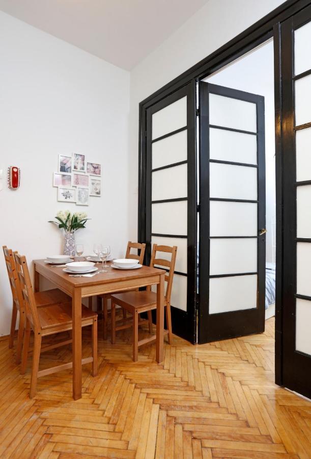 Lovely Apartment With 2 Bedrooms Bucureşti Eksteriør bilde